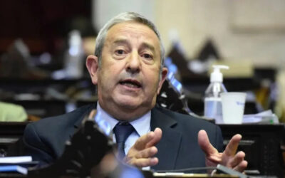 Julio Cobos volvió a presentar el proyecto para cambiar la hora oficial del país