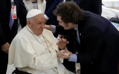 Javier Milei en el G7: breve saludo con el papa Francisco y sonrisas con Biden antes de la reunión con la jefa del FMI