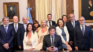 Milei y Caputo intentaron calmar la ansiedad del gabinete luego del lunes complicado en los mercados