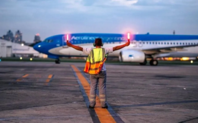 El Gobierno anunció que inició negociaciones para la venta de Aerolíneas Argentinas