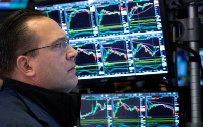 El riesgo país perforó la barrera de los 1000 puntos básicos y se acerca a los 900