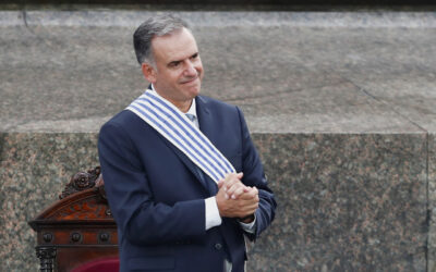 Yamandú Orsi inicia su mandato presidencial en Uruguay con enfoque en justicia social
