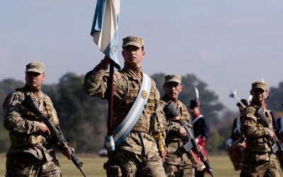 El Gobierno oficializó un incremento en los sueldos de las Fuerzas Armadas y la Policía Naval