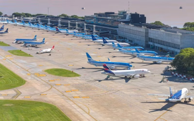El Gobierno rechazó el paro de controladores aéreos y dio pautas para que los pasajeros puedan sortear dificultades con los vuelos