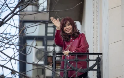 Cristina Kirchner cuestionó el “dólar indexado” y advirtió que la economía “está en caída libre»