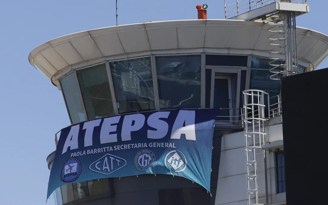 Modificaciones y cancelaciones en los vuelos por el paro de controladores aéreos