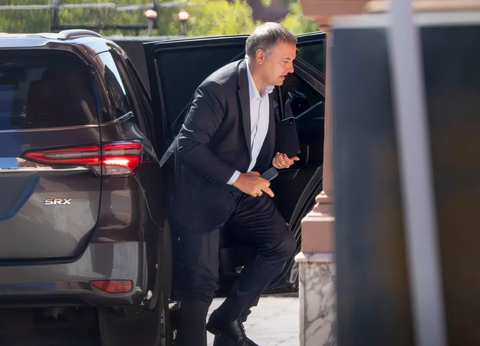El Gobierno oficializó cambios en Jefatura de Gabinete y traspasó áreas jurídicas a la órbita de Adorni
