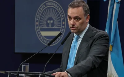 El Gobierno mantiene la conferencia de Adorni para este lunes